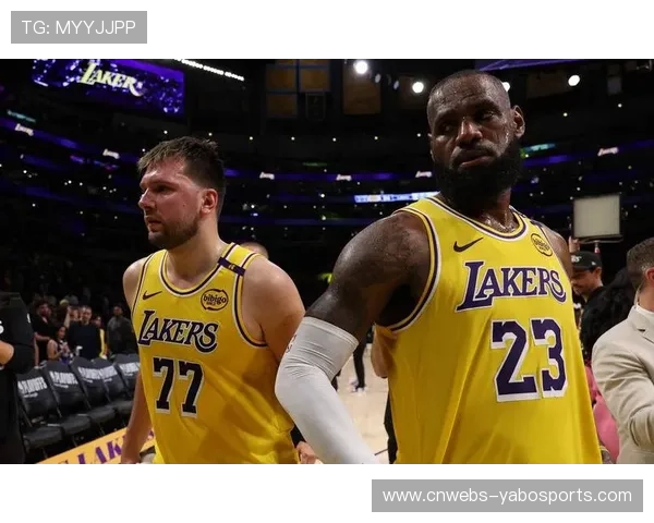 湖人客场挑战猛龙，詹姆斯率队冲击季后赛席位